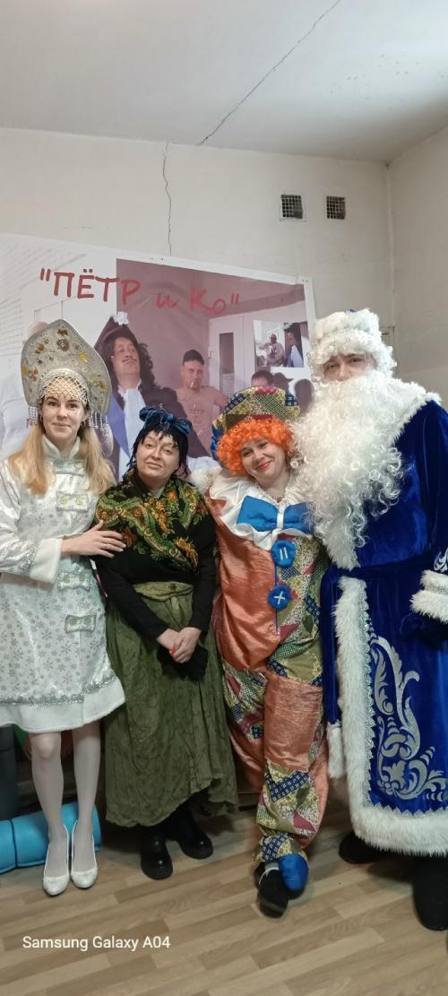 Мы поздравляем Диляру Рашидовну насипову - режиссёра спектакля Отморозко и, всех, кто играл в ролях, с отличным выступлением! 03