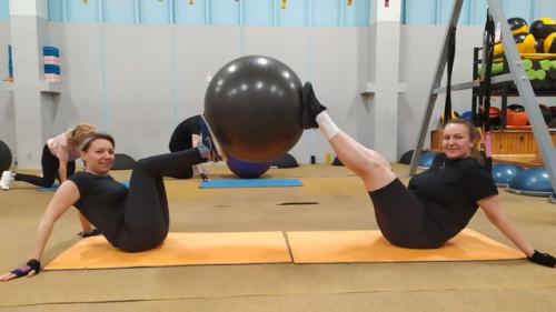 Пятничная тренировка на пресс и по занимались и по смеялись. 06