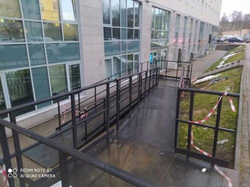 У нас тут Что-то Вроде Клуба для Своих. 01 У нас тут Что-то Вроде Клуба для Своих. 01