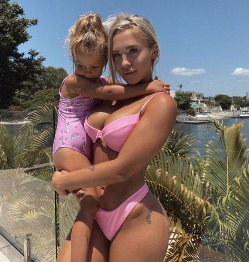 Тэмми хемброу мамa двоих деток и обладательница прекрасной спортивной фиугурки. 02