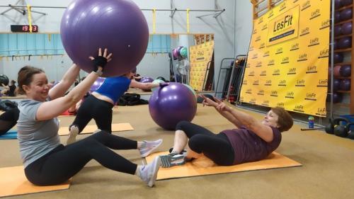 Пятничная тренировка на пресс и по занимались и по смеялись. 02