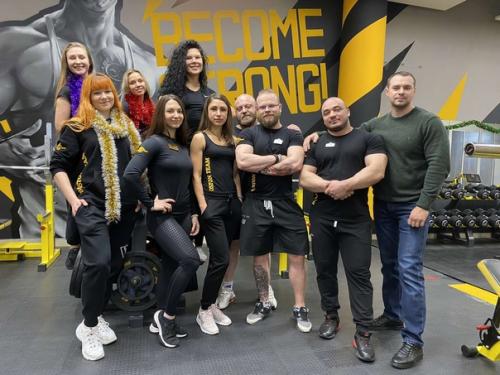 От всего коллектива сети фитнес-клубов Boston Gym, мы поздравляем с новым 2021 годом! 01