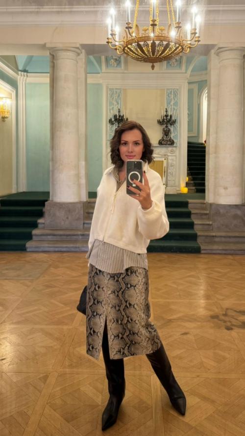 Счастье - это выбор, но если ты родилась здесь, в России. 01