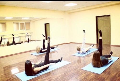 Виктория. Педагог педагог по калланетике. набор: пон, среда, четверг. 01