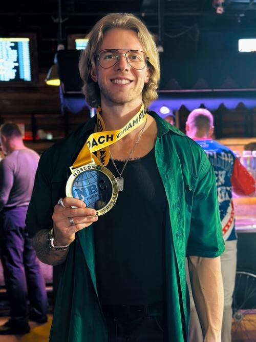 Кто я? Привет, меня зовут Артём никульшин, мне 34, близнецы по гороскопу. 07 Кто я? Привет, меня зовут Артём никульшин, мне 34, близнецы по гороскопу. 07