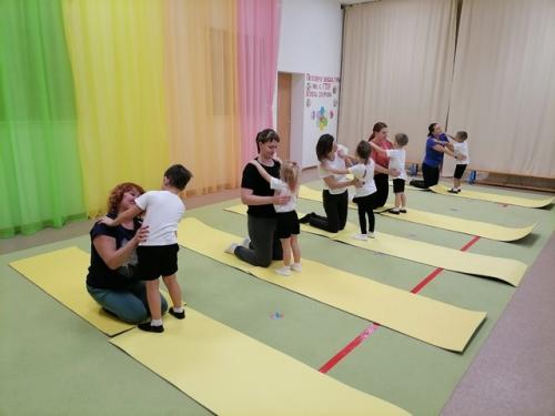 Zillabook_спойлер.  На следующее утро Лилиан снова надела синее платье, в котором ездила в прошлый раз в комендатуру. 02