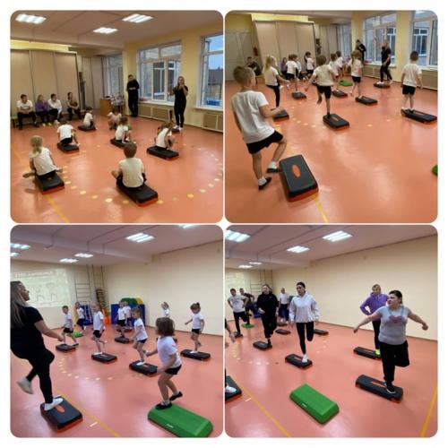 В рамках единого родительского дня прошёл мастер - класс для родителей и детей по детскому фитнесу Путешествие в Город Фитнесград. 01