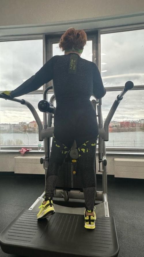 Удивительно, но фото из спортзала набирают больше просмотров … и комментариев …. 04