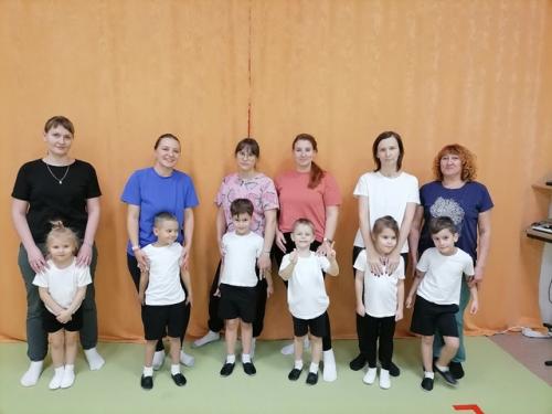 Zillabook_спойлер.  На следующее утро Лилиан снова надела синее платье, в котором ездила в прошлый раз в комендатуру. 01