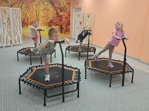 Кружок Джампинг-Фитнес - Тренировках на Батуте под зажигательную музыку. 02