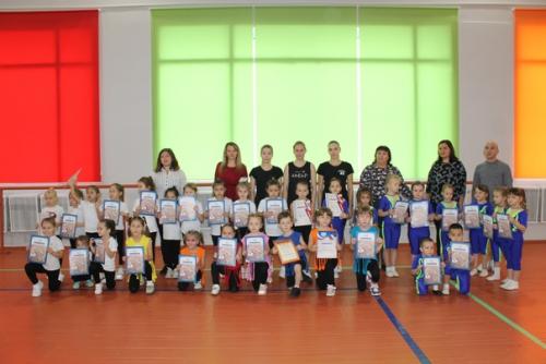 В обновленном гимнастическом зале центра детского творчества 11 ноября прошел городской фестиваль по фитнес - аэробике Трофи - Фитнес. 07