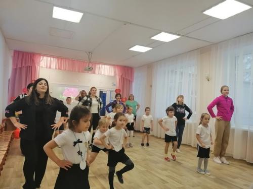Как известно, в последнее воскресенье ноября отмечается день матери. 02 Как известно, в последнее воскресенье ноября отмечается день матери. 02