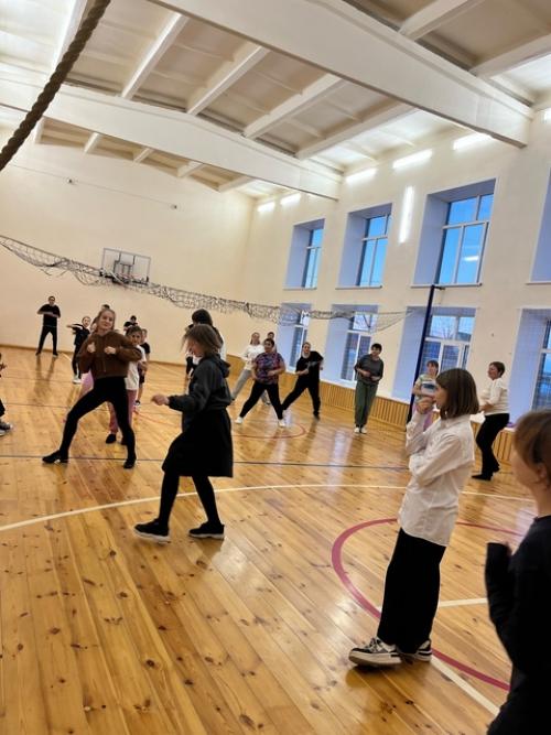 Совсем скоро наступит замечательный праздник День Матери. 01