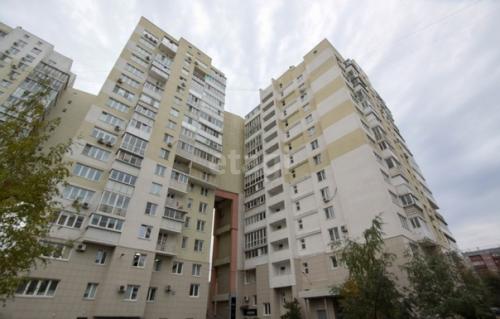 Мы предлагаем вашему вниманию просторную и уютную квартиру для любителей большого пространства или большой семьи. 04 Мы предлагаем вашему вниманию просторную и уютную квартиру для любителей большого пространства или большой семьи. 04