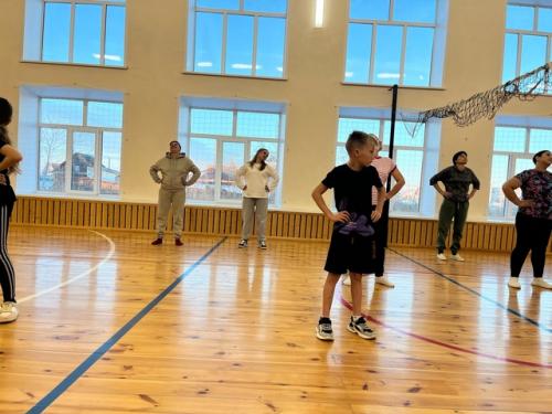 Совсем скоро наступит замечательный праздник День Матери. 05