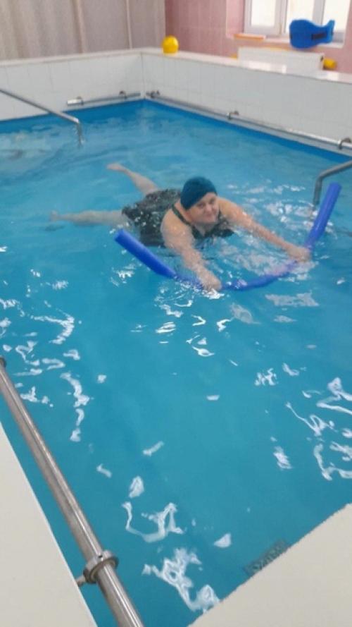 Плавание - одно из естественных физиологических состояний человека, ведь в утробе матери плод находится в водной среде. 05