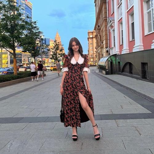 Режиссер Марк Горобец сделал предложение руки и сердца своей юной избраннице Александрине олексюк за несколько дней до ее совершеннолетия. 05