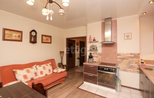 Мы предлагаем вашему вниманию просторную и уютную квартиру для любителей большого пространства или большой семьи. 02 Мы предлагаем вашему вниманию просторную и уютную квартиру для любителей большого пространства или большой семьи. 02