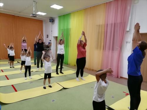 Zillabook_спойлер.  На следующее утро Лилиан снова надела синее платье, в котором ездила в прошлый раз в комендатуру. 03