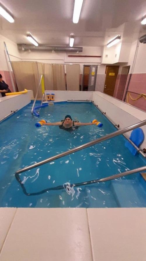 Плавание - одно из естественных физиологических состояний человека, ведь в утробе матери плод находится в водной среде. 06