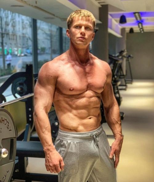 Роман курцын такой спортивный! 01