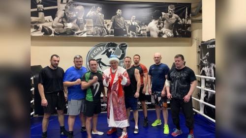 Последняя тренировка секции любительского бокса - УЩ - 20 р закончилась 45 минутной функциональной подготовкой. 01