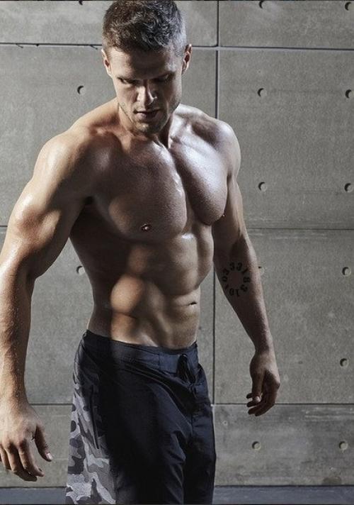 Каким тогда должен быть спортсмен, если это актер? 03