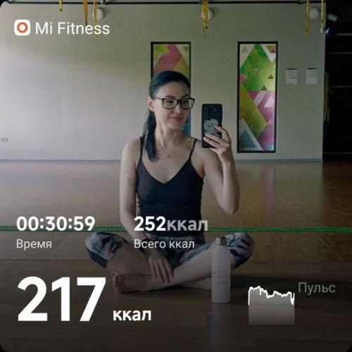 После обвинений весов в недостатке упражнений решила заняться фитнесом. 01