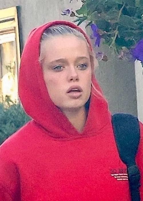 Так сейчас выглядит старшая дочь Анджелины Джоли и Брэда питта. 01