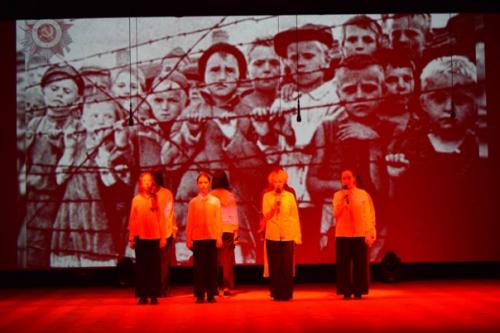 В районном доме культуры состоялся театрализованный концерт посвященный дню героев отечества. 08