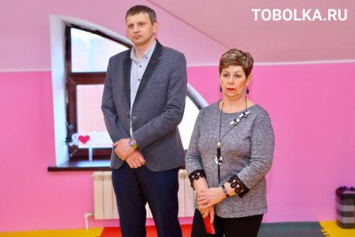 В Тобольске открылся новый фитнес - проект, который позволяет мамам вместе с детками от рождения до семи лет заниматься вместе. 05