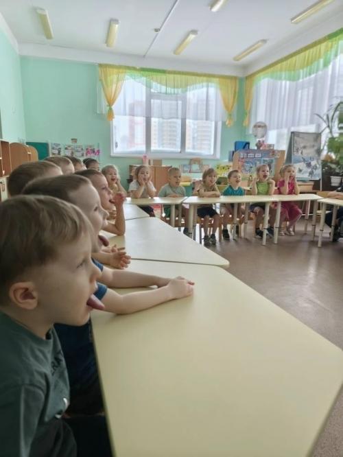 В 1 корпусе Разноцветной Планеты стартовал цикл встреч секреты здоровья. 07