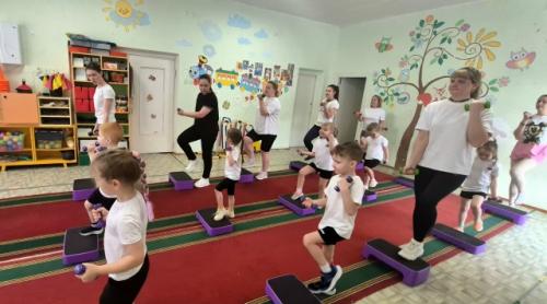 Весёлый Фитнес с Мамой. 03