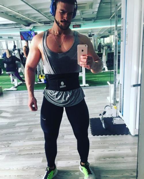 Медбрат, модель и танцор в одном! 01 Медбрат, модель и танцор в одном! 01