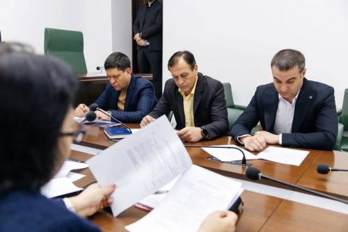 На заседании исполнительного комитета приняли важное решение о распределении капитальных инвестиций на 2024 год в размере 8, 9 миллиона леев. 04