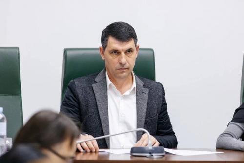 На заседании исполнительного комитета приняли важное решение о распределении капитальных инвестиций на 2024 год в размере 8, 9 миллиона леев. 03