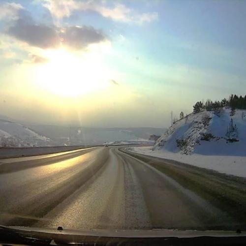 Старый анекдот про жену военного, которая обжилась, пока ехала в трамвае, со временем обнаруживает в себе совсем уж сакральный смысл. 04