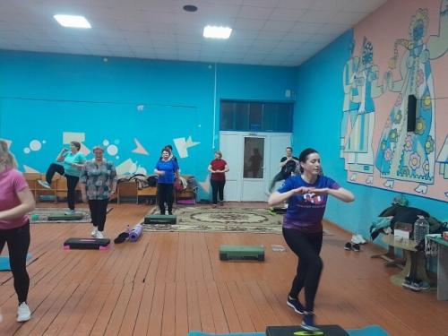 Кдувсети ушаковскаяцкс ушаковскийдк. В Ушаковском доме культуры занятия фитнесом продолжаются. 02