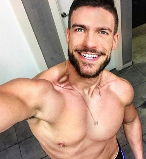 Медбрат, модель и танцор в одном! 02 Медбрат, модель и танцор в одном! 02