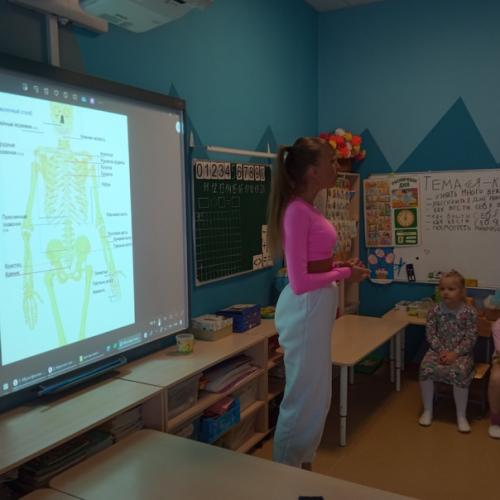 Весной всем женщинам и девочкам особенно хочется быть красивыми и стройными, а мужчинам и мальчикам - сильными и подтянутыми. 01