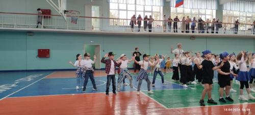 На базе дома спорта Текстильщик прошел XI городской фитнес - фестиваль среди команд доо города. 01