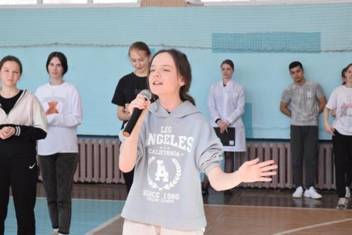 Студенты - первокурсники приняли участие в фитнес - баттле. 03