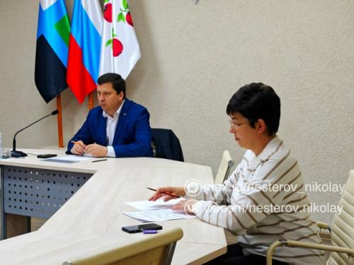 Участие в заседании экспертной комиссии по рассмотрению проектов принял.
