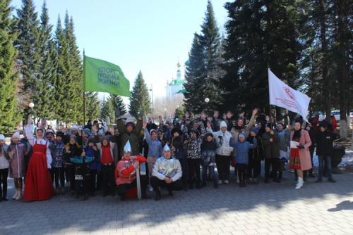 7 апреля на площади у фонтана прошла профилактическая акция областная зарядка! 04