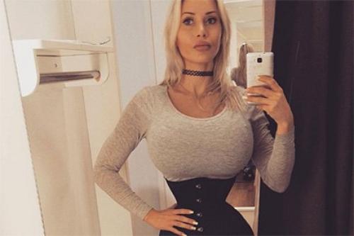 Жительница Швеции удалила шесть ребер ради талии объемом 40 сантиметров. 01 Жительница Швеции удалила шесть ребер ради талии объемом 40 сантиметров. 01