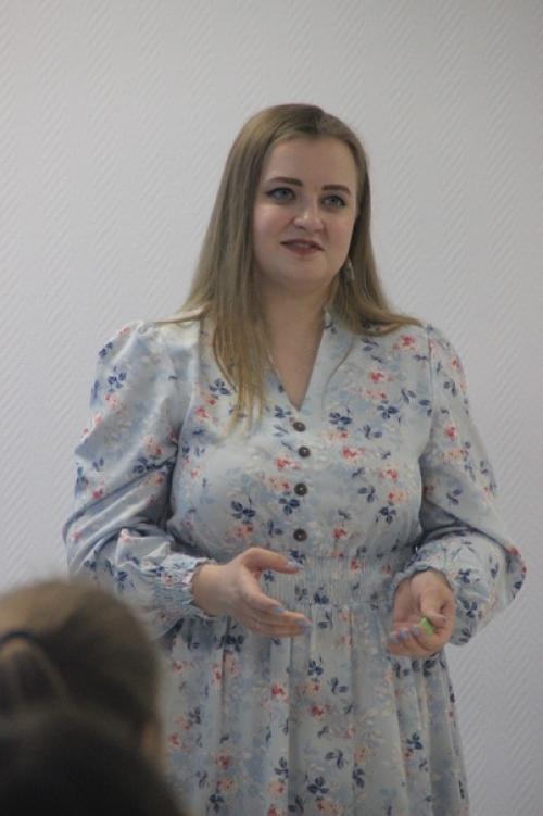 Олимпийцы, принимающие участие в профильной смене Большой Гайд по Профессиижурналист, начинают свои дни с тренировки ума и тела! 04