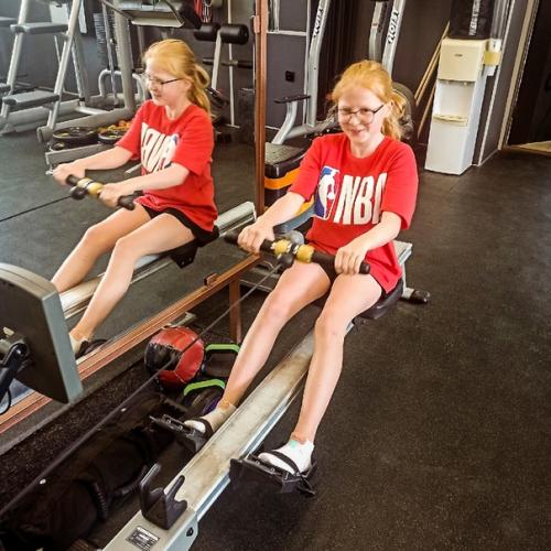 Ребята из 5 школы совершили увлекательную экскурсию в нашем фитнес клубе. 02