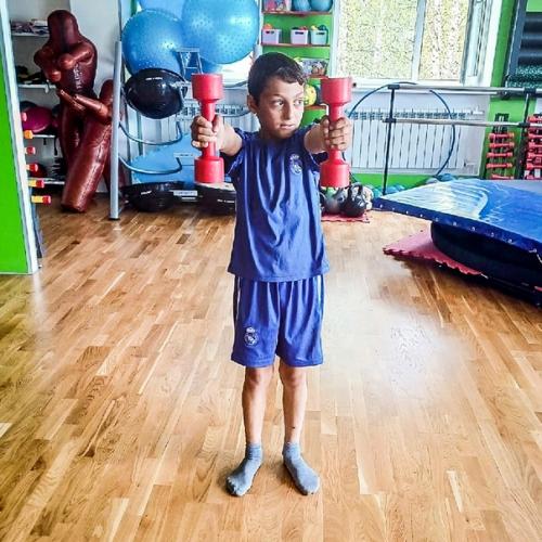 Ребята из 5 школы совершили увлекательную экскурсию в нашем фитнес клубе. 01