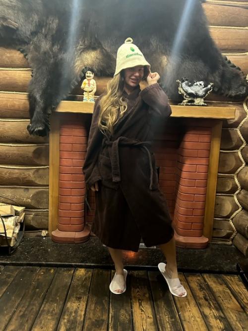 Кто я?  Чем могу быть вам полезна? 03