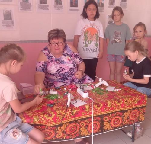 11 июня в гамалеевском доме культуры прошла увлекательная программа Россия - Сердцу Милый Уголок. 01 11 июня в гамалеевском доме культуры прошла увлекательная программа Россия - Сердцу Милый Уголок. 01